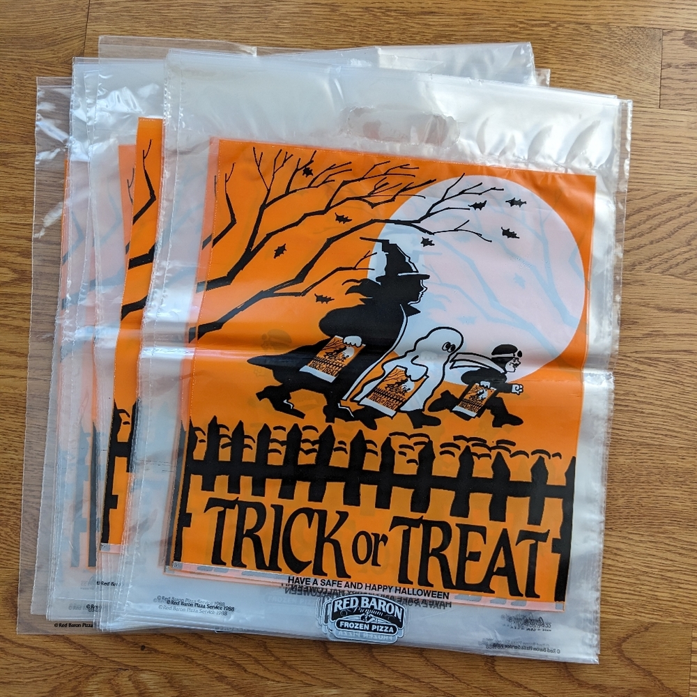 Vintage 1988 treat bags Red Baron Pizza aviator ghost witch bats Hal…